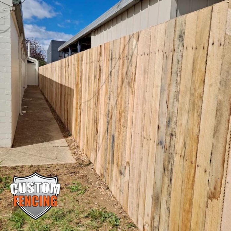GALLERY OF TIMBER PALING FENCE Custom Fencing ACT